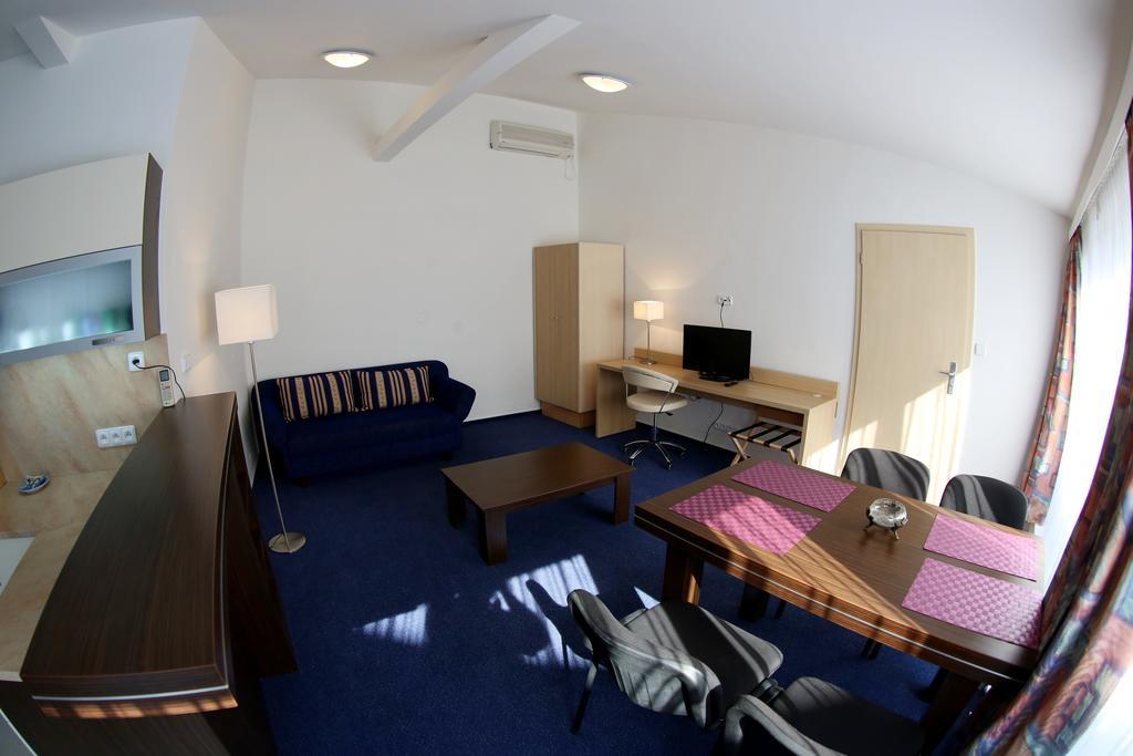 Apartments Kroměříž Habitación foto
